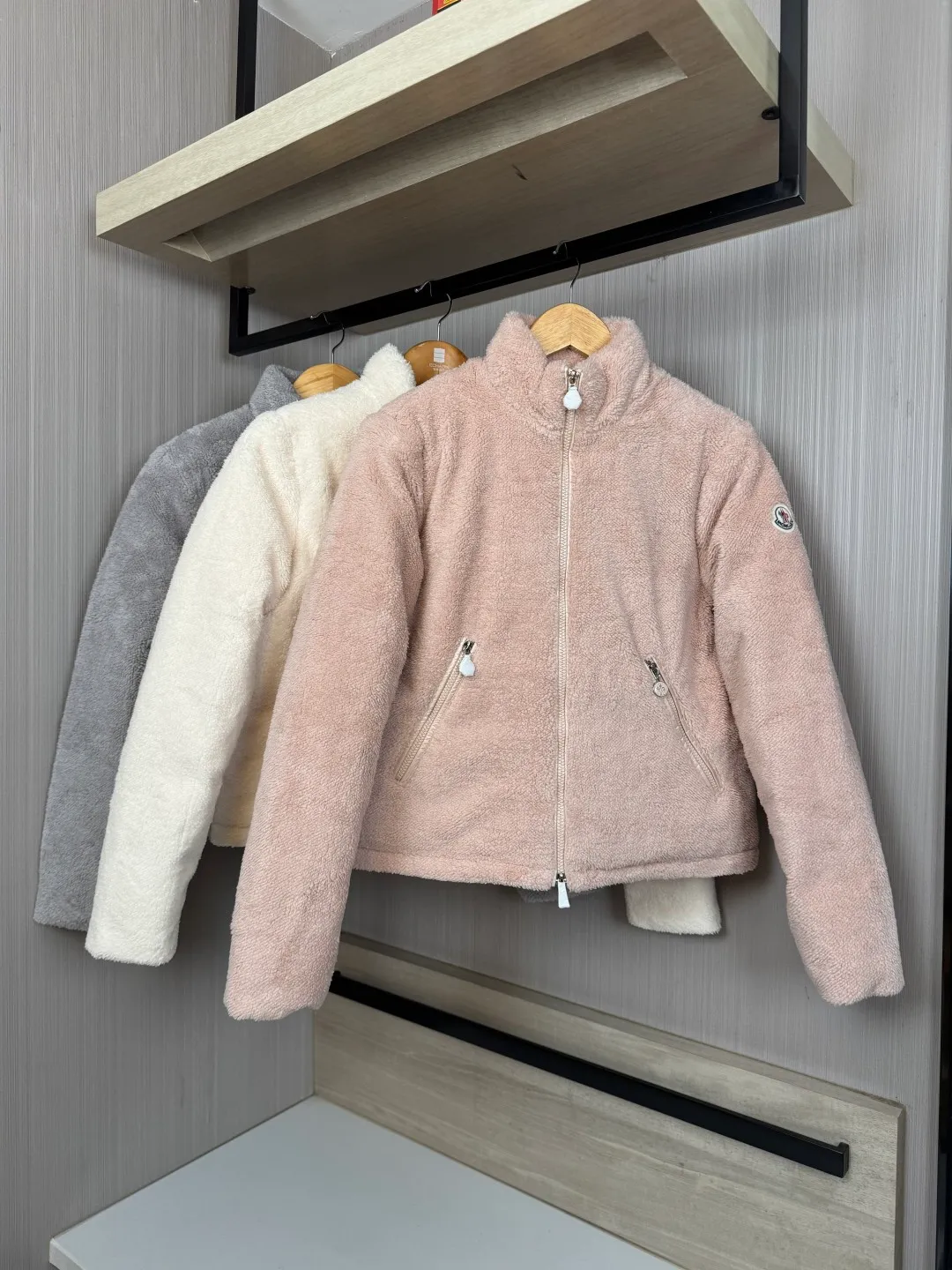 ：2522 Moncler :Polignac en teddy ， ～ ， ～ 2025New Arrival Pink、Gray，Cream White